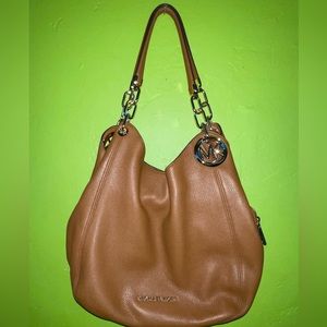 MICHAEL MICHAEL KORS
Lillie Large Pebbled Leather Shoulder
Bag. New